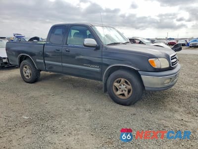 Czwarte zdjęcie samochodu z boku: 2000 TOYOTA TUNDRA SR5 VIN:5TBRT3418YS051461 - miniatura