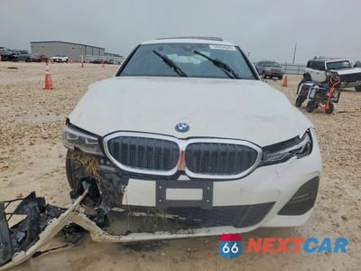 Piąte zdjęcie samochodu w środku: 2022 BMW 330E VIN:3MW5P7J01N8C62743 - miniatura