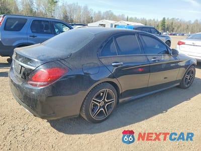 Trzecie zdjęcie samochodu z tyłu: 2019 MERCEDES-BENZ C 300 4MATIC VIN:55SWF8EB1KU297042 - miniatura