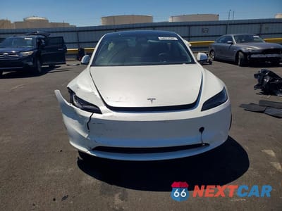 Piąte zdjęcie samochodu w środku: 2025 TESLA MODEL 3 VIN:5YJ3E1EAXSF034912 - miniatura