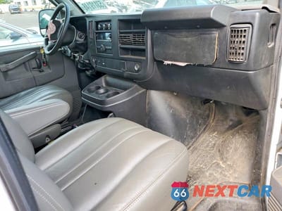 Zdjęcie 8 z 14 samochodu: 2017 CHEVROLET EXPRESS G3500 LS VIN:1GAZGNFG4H1244477 - miniatura