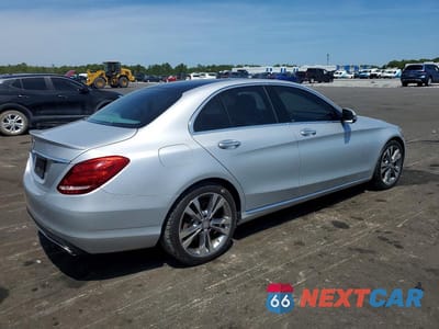Trzecie zdjęcie samochodu z tyłu: 2016 MERCEDES-BENZ C 300 VIN:55SWF4JB7GU147927 - miniatura