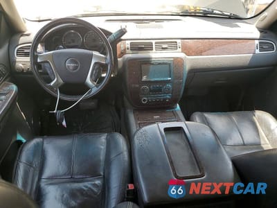 Zdjęcie 8 z 13 samochodu: 2007 GMC YUKON XL DENALI VIN:1GKFK66877J180641 - miniatura