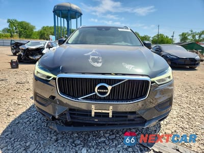 Piąte zdjęcie samochodu w środku: 2018 VOLVO XC60 T6 MOMENTUM VIN:YV4A22RK8J1028748 - miniatura