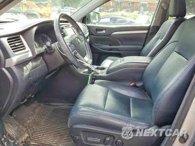 Zdjęcie 7 z 12 samochodu: 2018 TOYOTA HIGHLANDER XLE VIN:5TDJZRFH3JS857097 - miniatura