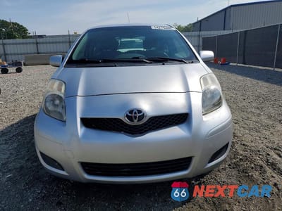 Piąte zdjęcie samochodu w środku: 2010 TOYOTA YARIS BASE VIN:JTDJT4K32A5296525 - miniatura
