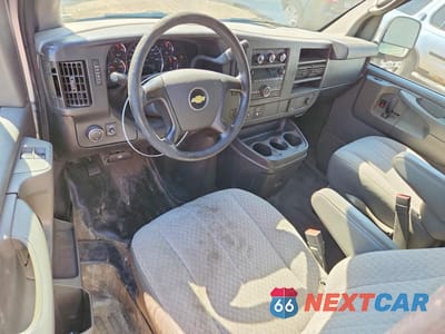 Zdjęcie 8 z 13 samochodu: 2015 CHEVROLET EXPRESS G2500 VIN:1GCWGFCF8F1224919 - miniatura