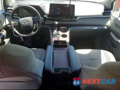 Zdjęcie 8 z 13 samochodu: 2022 TOYOTA SIENNA LE VIN:5TDKRKEC3NS115631 - miniatura
