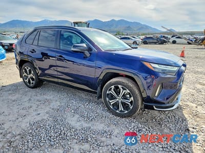 Czwarte zdjęcie samochodu z boku: 2025 TOYOTA RAV4 XSE VIN:JTMFB3FV5SD277280 - miniatura