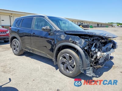 Czwarte zdjęcie samochodu z boku: 2025 NISSAN ROGUE SV VIN:5N1BT3BA6SC826582 - miniatura