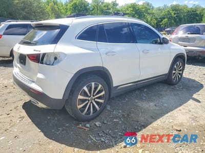 Trzecie zdjęcie samochodu z tyłu: 2022 MERCEDES-BENZ GLA 250 4MATIC VIN:W1N4N4HB0NJ408976 - miniatura