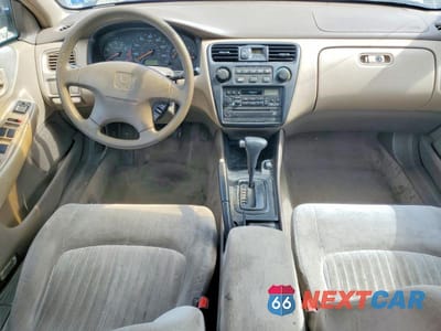 Zdjęcie 8 z 12 samochodu: 1998 HONDA ACCORD LX VIN:1HGCG5647WA196720 - miniatura