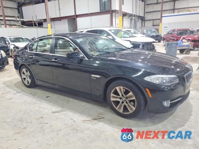 Czwarte zdjęcie samochodu z boku: 2012 BMW 528 XI VIN:WBAXH5C5XCDW09621 - miniatura