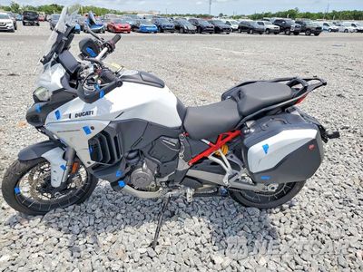 Trzecie zdjęcie samochodu z tyłu: 2024 DUCATI MULTISTRADA V4 VIN:ZDMAALVW2RB015959 - miniatura
