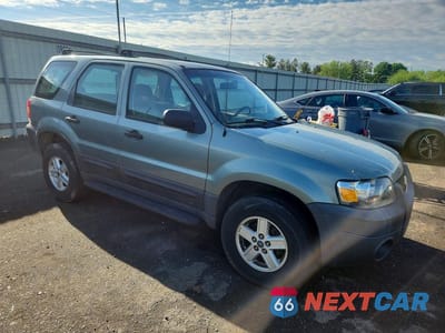 Czwarte zdjęcie samochodu z boku: 2005 FORD ESCAPE XLS VIN:1FMYU02Z35KC28178 - miniatura
