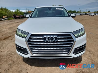 Piąte zdjęcie samochodu w środku: 2019 AUDI Q7 PREMIUM PLUS VIN:WA1LHAF71KD024183 - miniatura