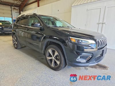 Czwarte zdjęcie samochodu z boku: 2020 JEEP CHEROKEE LIMITED VIN:1C4PJMDX1LD513992 - miniatura