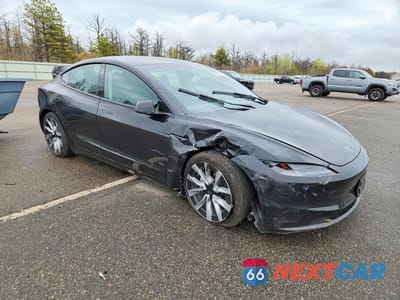 Czwarte zdjęcie samochodu z boku: 2024 TESLA MODEL 3 VIN:5YJ3E1EA1RF730343 - miniatura