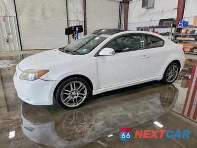 2005 SCION TC BASE JTKDE177050016596 - główne zdjęcie licytacji z USA - miniatura