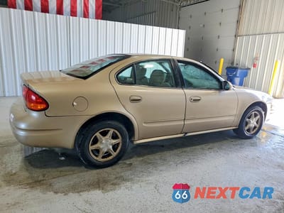 Trzecie zdjęcie samochodu z tyłu: 2001 OLDSMOBILE ALERO GL VIN:1G3NL52T01C222801 - miniatura