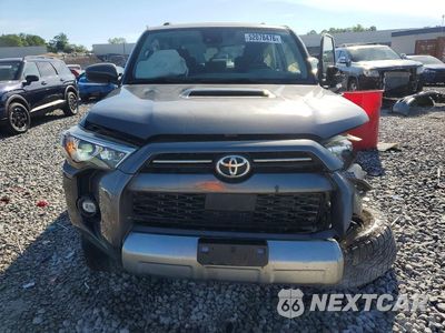 Piąte zdjęcie samochodu w środku: 2021 TOYOTA 4RUNNER TRD OFF-ROAD VIN:JTEPU5JR4M5852059 - miniatura