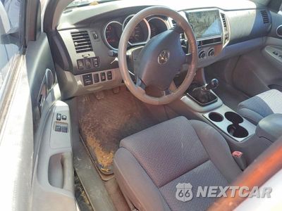 Zdjęcie 8 z 13 samochodu: 2006 TOYOTA TACOMA ACCESS CAB VIN:5TEUU42N56Z265107 - miniatura