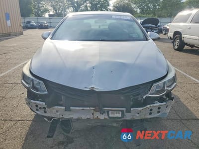 Piąte zdjęcie samochodu w środku: 2017 CHEVROLET CRUZE LT VIN:1G1BE5SM0H7172905 - miniatura