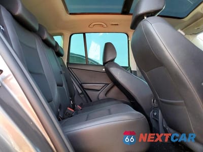 Zdjęcie 11 z 13 samochodu: 2011 VOLKSWAGEN TIGUAN S VIN:WVGAV7AX1BW509259 - miniatura