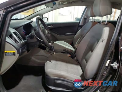 Zdjęcie 7 z 12 samochodu: 2016 KIA FORTE LX VIN:KNAFK4A69G5540049 - miniatura