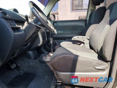 Zdjęcie 7 z 14 samochodu: 2006 TOYOTA SCION XB VIN:JTLKT324864077965 - miniatura