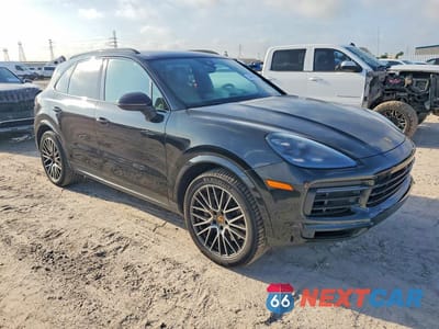 Czwarte zdjęcie samochodu z boku: 2021 PORSCHE CAYENNE S VIN:WP1AB2AY6MDA29028 - miniatura