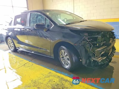 Czwarte zdjęcie samochodu z boku: 2024 TOYOTA SIENNA XLE VIN:5TDYRKECXRS215211 - miniatura
