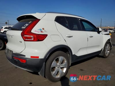Trzecie zdjęcie samochodu z tyłu: 2020 VOLVO XC40 T4 MOMENTUM VIN:YV4AC2HK6L2291252 - miniatura