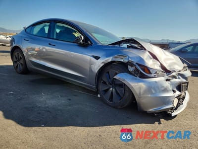 Czwarte zdjęcie samochodu z boku: 2025 TESLA MODEL 3 VIN:5YJ3E1EB3SF968628 - miniatura