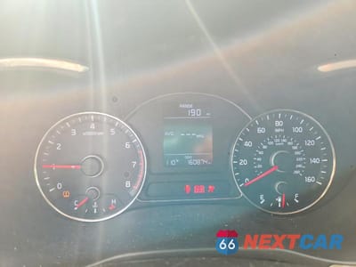 Zdjęcie 9 z 12 samochodu: 2017 KIA FORTE LX VIN:3KPFK4A74HE069526 - miniatura
