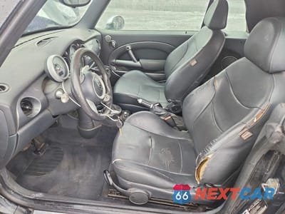 Zdjęcie 7 z 12 samochodu: 2005 MINI COOPER VIN:WMWRF33465TG11825 - miniatura