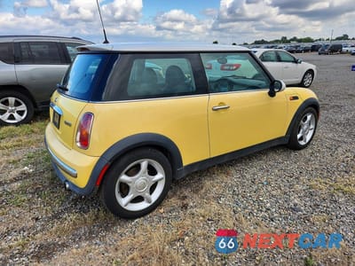 Trzecie zdjęcie samochodu z tyłu: 2002 MINI COOPER VIN:WMWRC33432TE10162 - miniatura