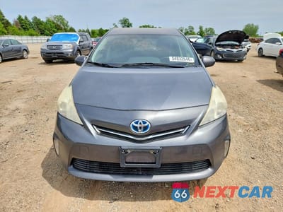 Piąte zdjęcie samochodu w środku: 2013 TOYOTA PRIUS V THREE VIN:JTDZN3EU8D3243159 - miniatura