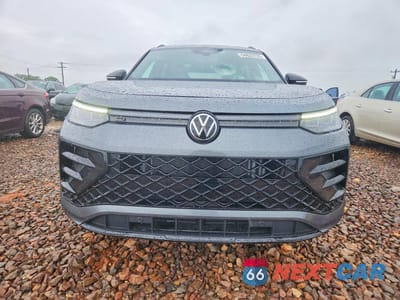 Piąte zdjęcie samochodu w środku: 2025 VOLKSWAGEN TIGUAN SE R-LINE BLACK VIN:3VVGR7RM4SM072825 - miniatura