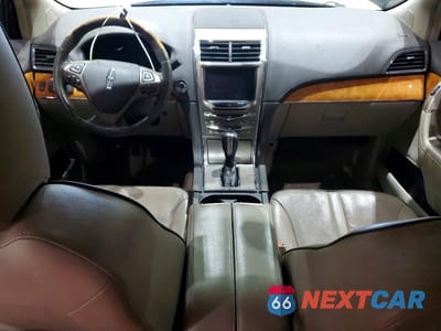 Zdjęcie 8 z 13 samochodu: 2011 LINCOLN MKX VIN:2LMDJ8JKXBBJ08852 - miniatura