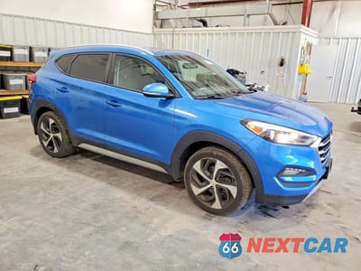 Czwarte zdjęcie samochodu z boku: 2018 HYUNDAI TUCSON SPORT VIN:KM8J3CAL1JU737039 - miniatura