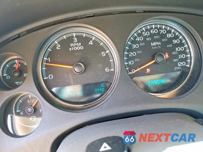Zdjęcie 9 z 13 samochodu: 2011 CHEVROLET SUBURBAN K1500 LT VIN:1GNSKJE37BR262728 - miniatura