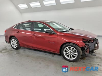 Czwarte zdjęcie samochodu z boku: 2018 CHEVROLET MALIBU LT VIN:1G1ZD5ST9JF238419 - miniatura