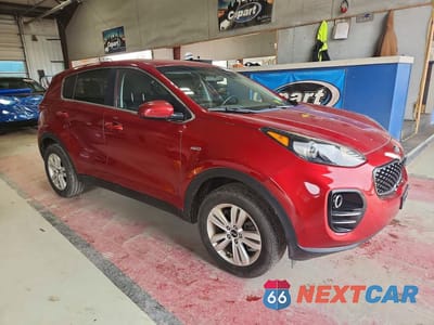 Czwarte zdjęcie samochodu z boku: 2019 KIA SPORTAGE LX VIN:KNDPMCAC8K7605438 - miniatura