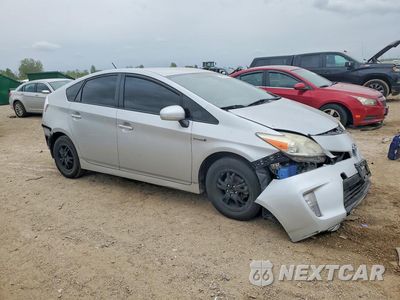 Czwarte zdjęcie samochodu z boku: 2013 TOYOTA PRIUS TWO VIN:JTDKN3DU1D5630661 - miniatura