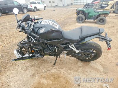 Trzecie zdjęcie samochodu z tyłu: 2026 HONDA CBR650 R VIN:MLHRH1550T5200245 - miniatura
