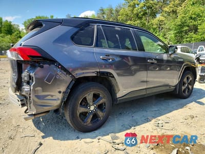Trzecie zdjęcie samochodu z tyłu: 2021 TOYOTA RAV4 XSE VIN:JTME6RFV1MD517270 - miniatura
