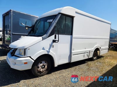2018 ISUZU NPR JALB4T178J7W00153 - główne zdjęcie licytacji z USA - miniatura