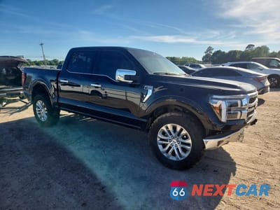 Czwarte zdjęcie samochodu z boku: 2025 FORD F150 LARIAT VIN:1FTFW5L53SFA82450 - miniatura
