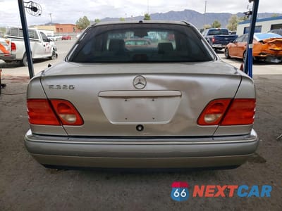 Zdjęcie 6 z 12 samochodu: 1996 MERCEDES-BENZ E 320 VIN:WDBJF55F4TJ005101 - miniatura